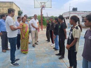 पालिका अध्यक्ष बृजेश मणि त्रिपाठी ने किया जनपदीय बास्केटबॉल प्रतियोगिता का शुभारंभ, नौतनवां में हुआ आयोजन