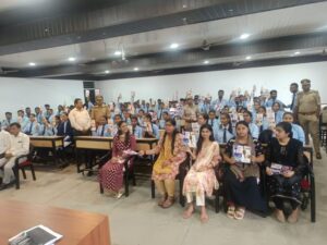 नौतनवा पुलिस ने नए आपराधिक कानून और साइबर सुरक्षा पर चलाया जागरूकता अभियान 2