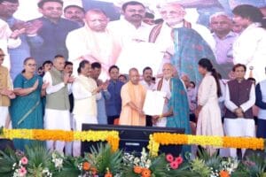 सीएम योगी की चेतावनी, कहा समाज को धमकाया तो लेने के देने पड़ जाएंगे 3