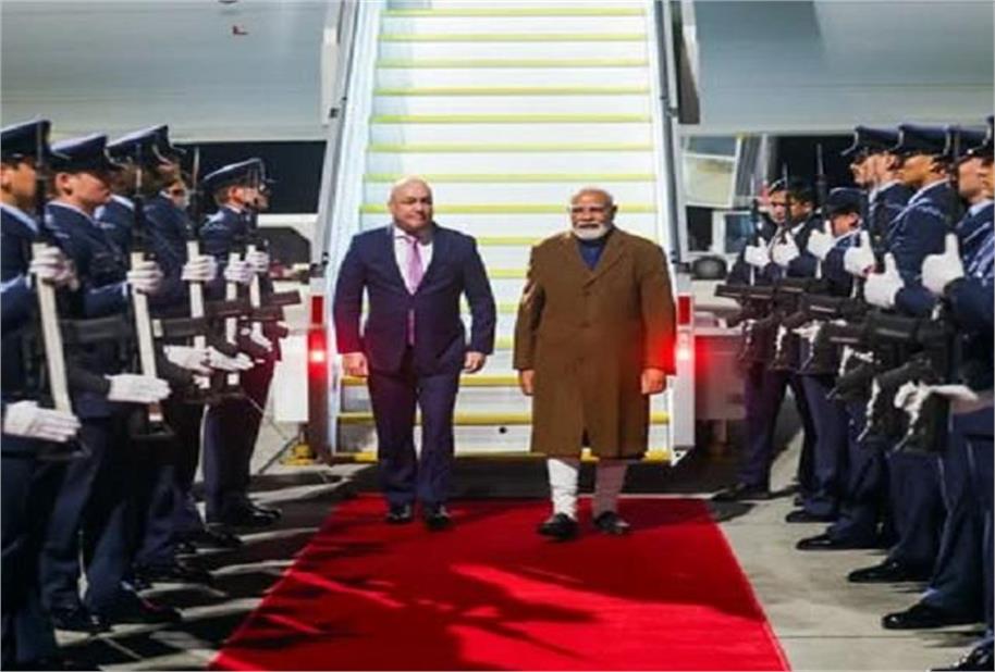 तीन देशों के दौरे के अंतिम पड़ाव में PM मोदी पहुंचे न्यूजीलैंड